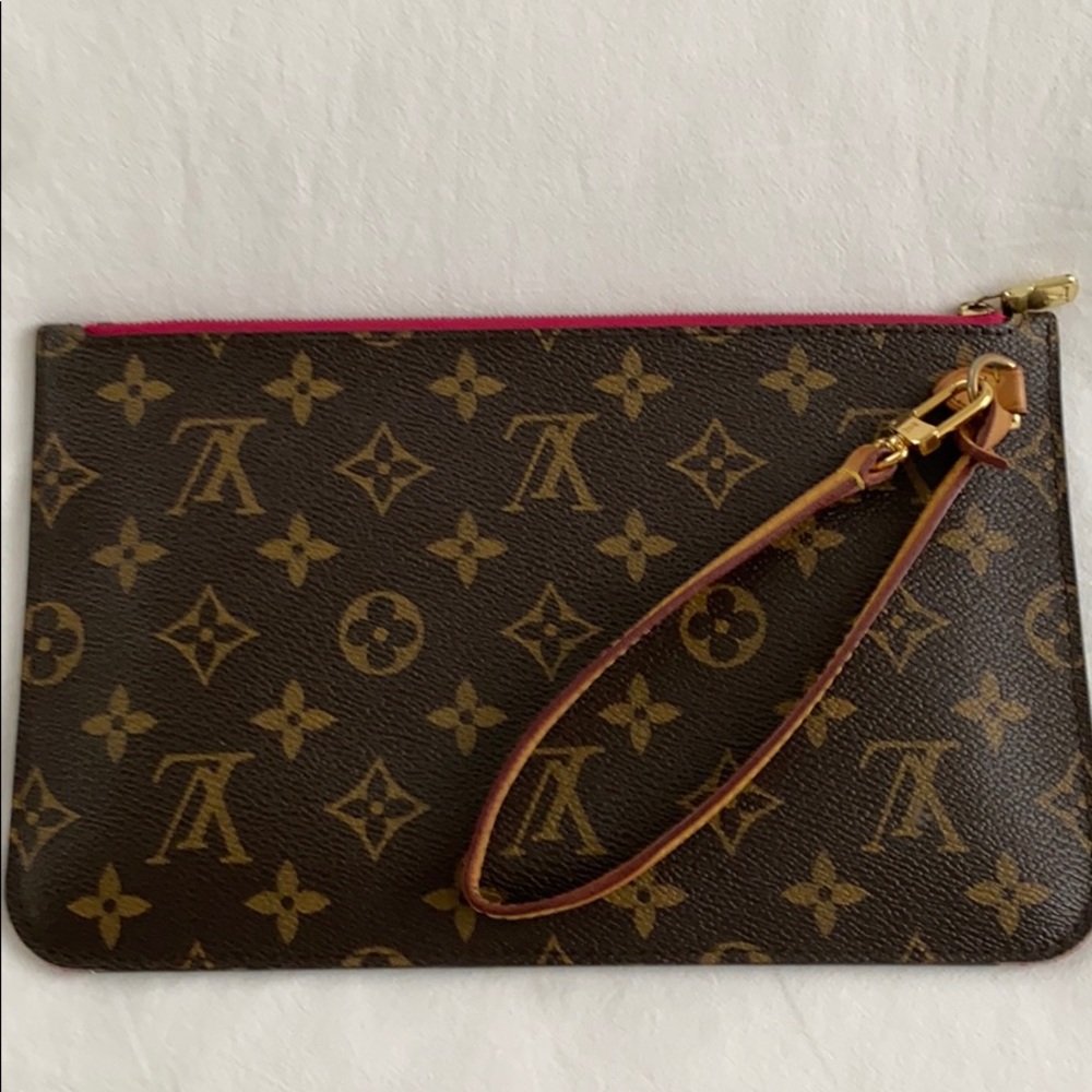 Louis Vuitton Clutches,Wristlet.